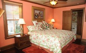 Academy Bed And Breakfast 4*